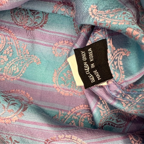 Créme De Silk “CDS Couture”100% Silk Lavender Paisley Print Button Down - Picture 4 of 7